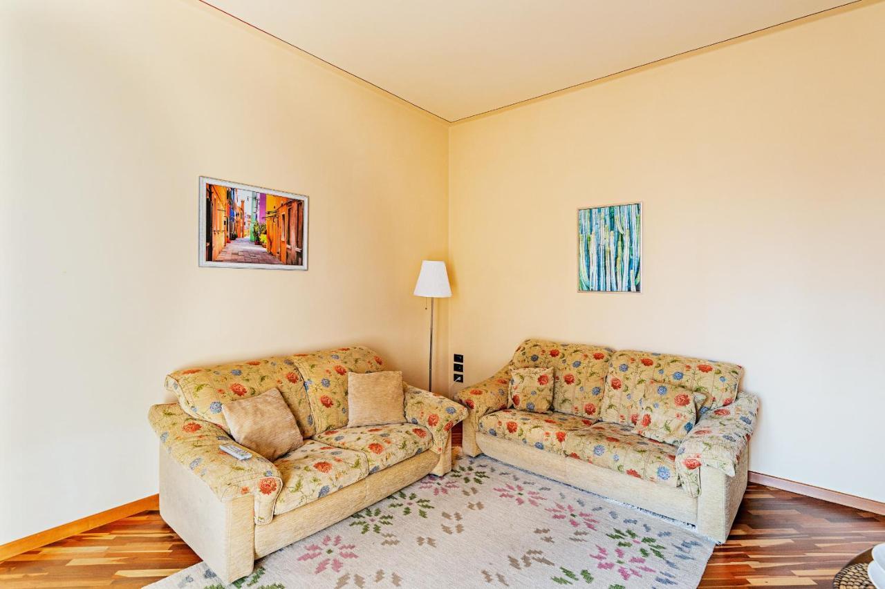 La Magnolia 2 Apartment By Wonderful Italy Desenzano del Garda Exterior foto